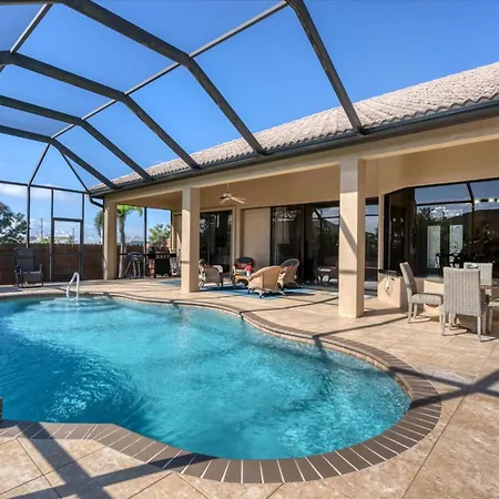 Cape Coral Villa 1001: Private Pool Tranquil Stay
